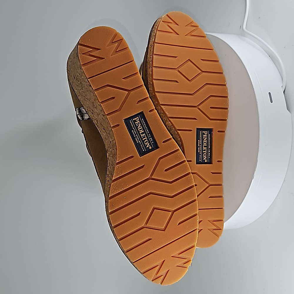 New In Box Pendleton Islegate Wedge Boots In Toas… - image 8